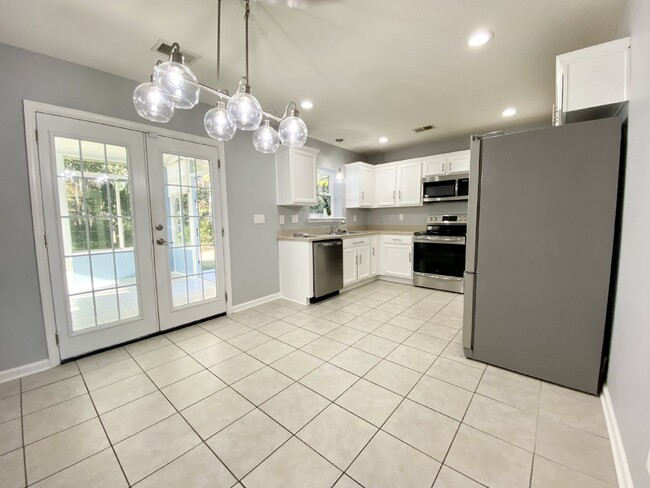 Foto del edificio - Four Bedroom Home Available in Edgefield!