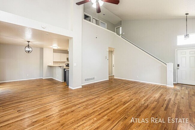 Foto del edificio - 5045 Sweetgrass Ln