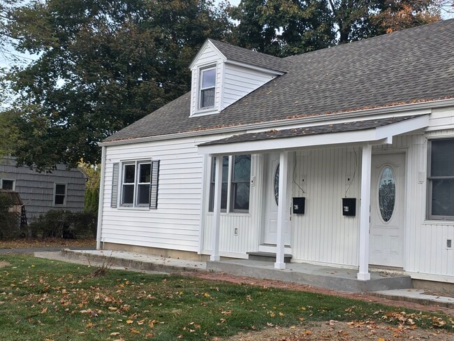 Foto del edificio - 62 Pond Point Ave