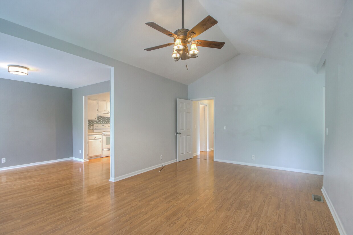 Foto principal - 104 Doral Ct