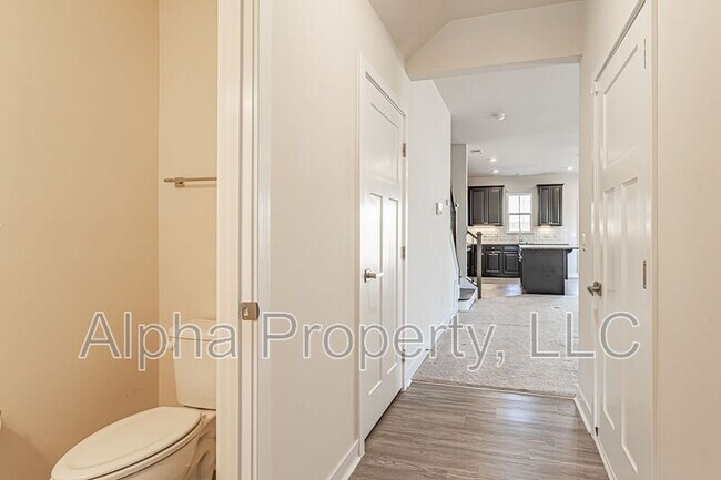 Foto del edificio - 300 Huntingdale Pl