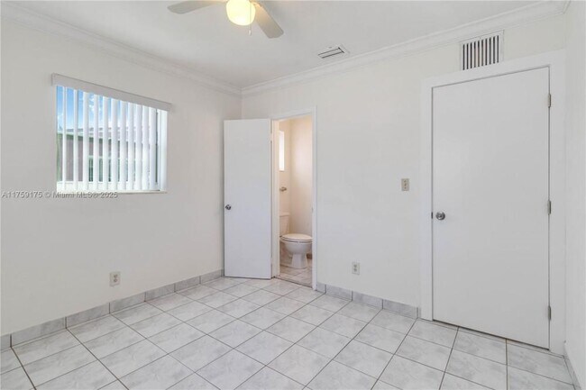 Building Photo - 3 bedroom in Miami gardens FL 33169