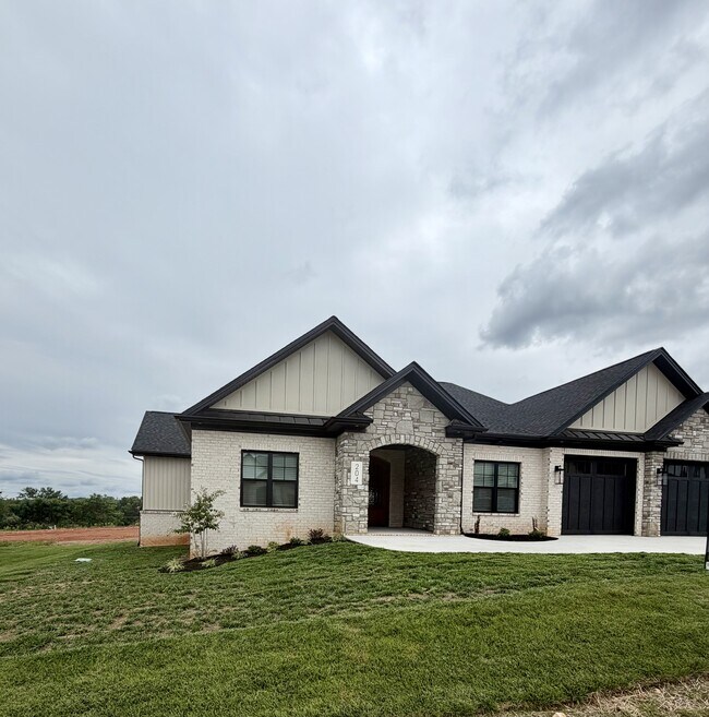 Foto del edificio - 204 Crest Ridge Ct