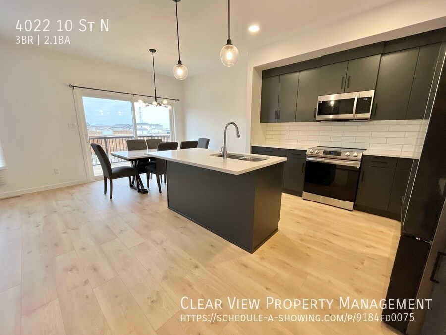 Photo principale - Like new 3bed-2.5 bath luxury home on in L...