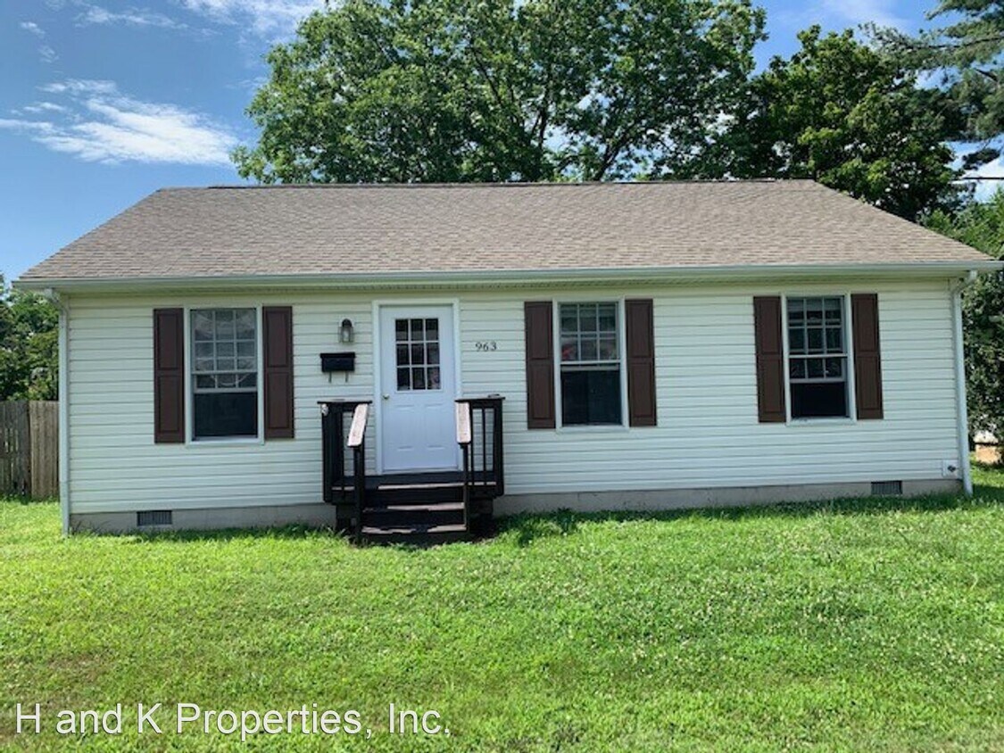 Primary Photo - 3 br, 2 bath House - 963 Magnolia Ave.