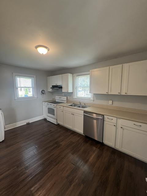 Foto del edificio - Charming 3-Bedroom Townhome in the Heart of Front Royal! Hardwood Floors and Pet-Friendly!