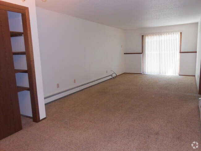 Building Photo - 3154 Lakeside Dr
