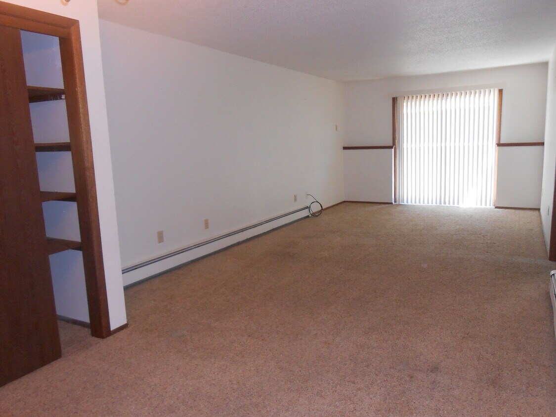 Primary Photo - 3154 Lakeside Dr