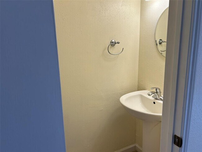 Building Photo - 12500 Brookglade Cir