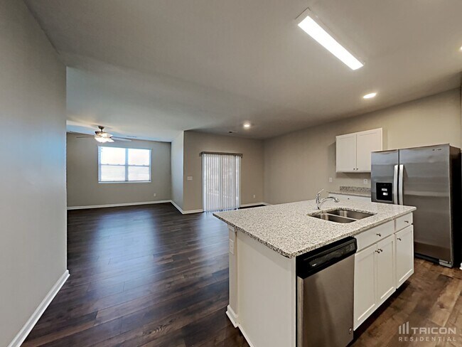 Building Photo - 2082 Sunflower Dr