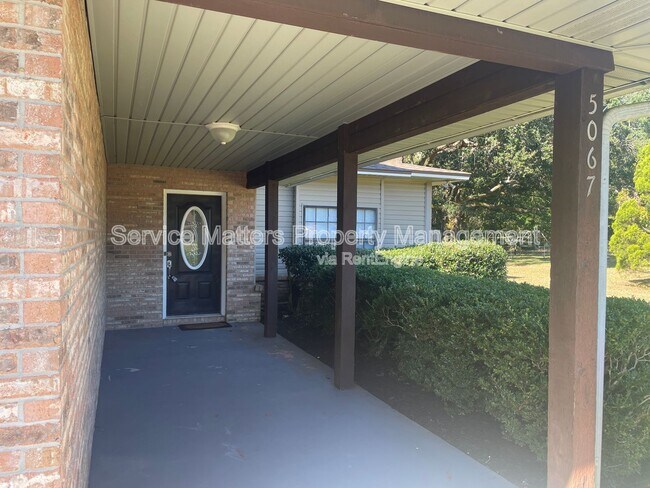 Foto del edificio - 5067 Serry Ln