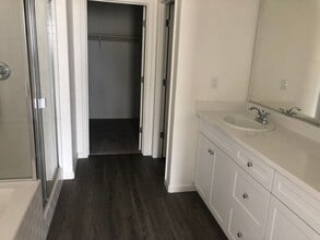 Building Photo - 405 Carly Anne Dr