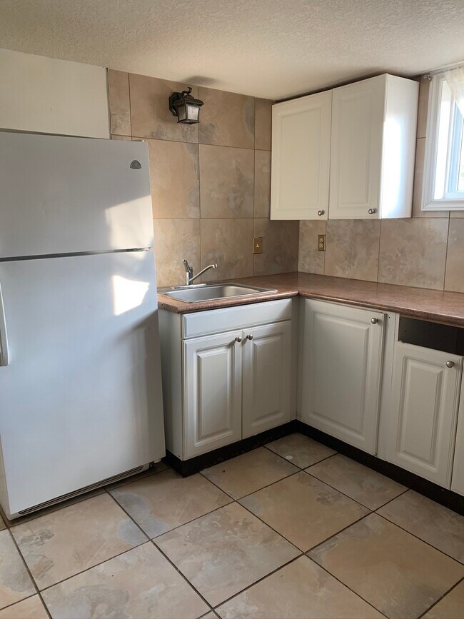 243 Devine St, Sarnia, ON N7T 2S1 Townhouse for Rent in Sarnia, ON