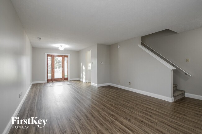 Foto del edificio - 6 Wyndham Dr