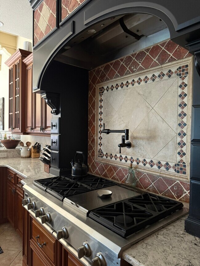 Foto del edificio - 6802 Dominion Ln