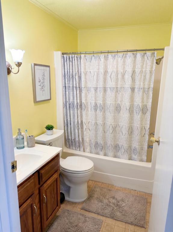 Building Photo - 210 Briar Manor