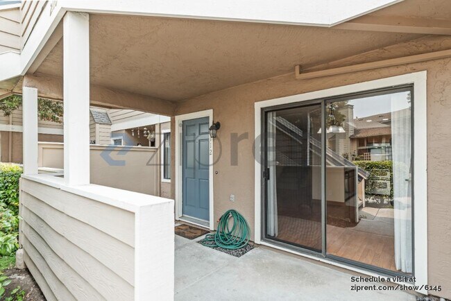 Building Photo - 2112 Vista Del Mar