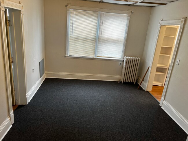 Foto del edificio - 302 E Walnut St