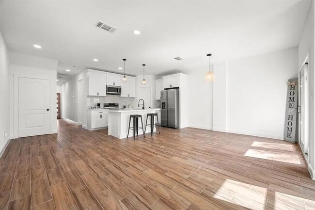 Building Photo - 315 Avenue I