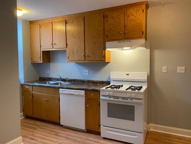 Building Photo - 1531 W Thomas St