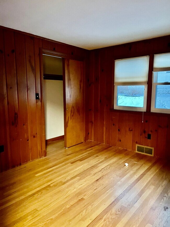 Foto del edificio - 102 Elmsford Rd