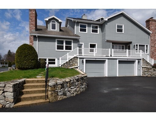 Primary Photo - 1 Carnation Cir