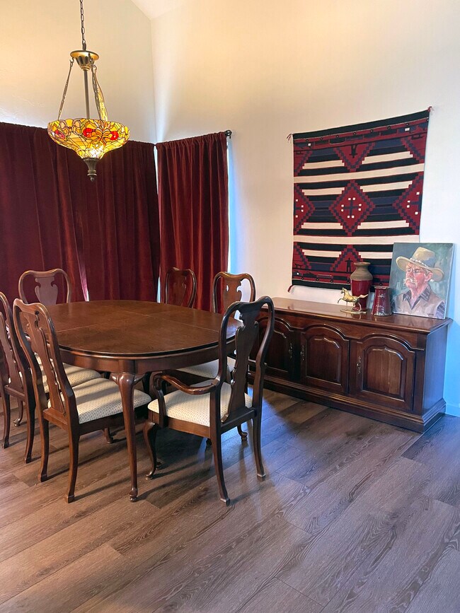 área de comedor - 1413 Coyote Rd