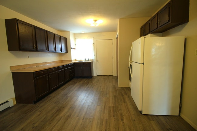 Building Photo - 616 N 5th St