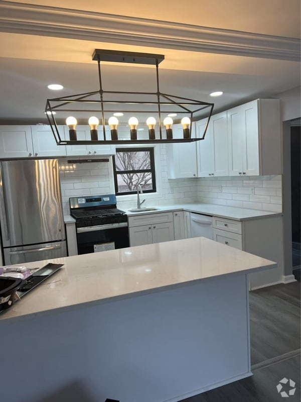 Building Photo - 6425 Forbes Ave