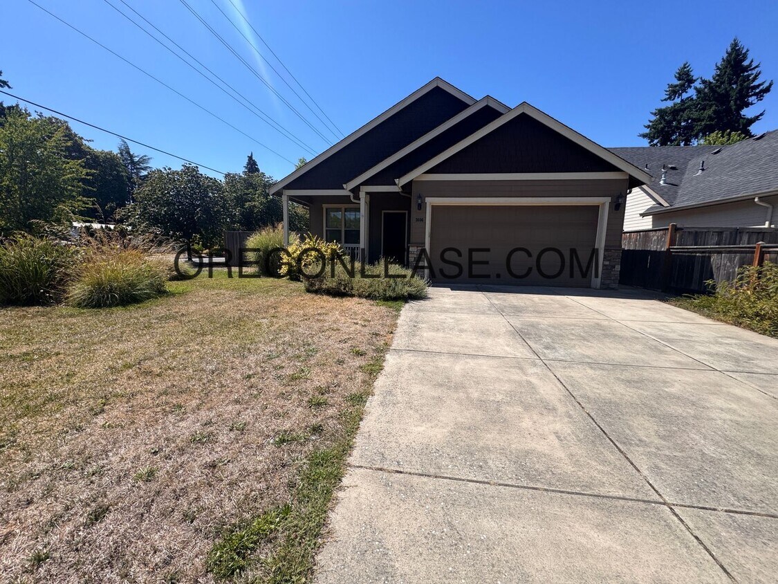 Primary Photo - 2015 build 3 bed 2 bath North Eugene Home