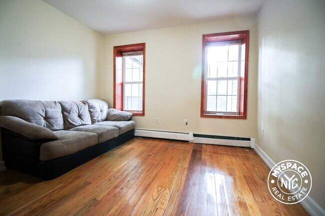 Foto del edificio - 215 Moffat St