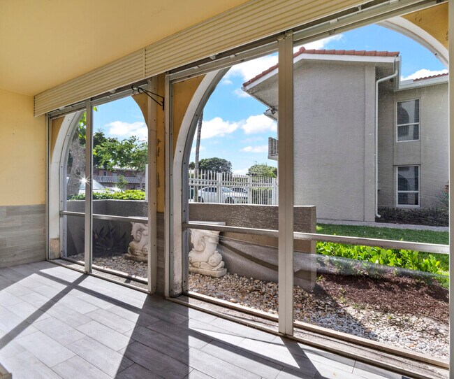 Foto del edificio - 250 NE 20th St