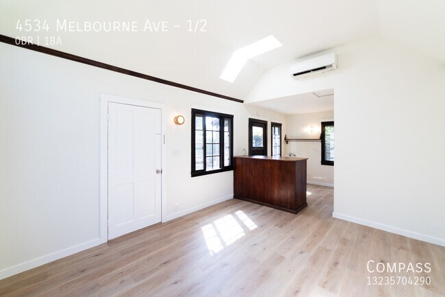 Foto del edificio - Sun-Soaked Los Feliz Studio Cottage—Perfec...