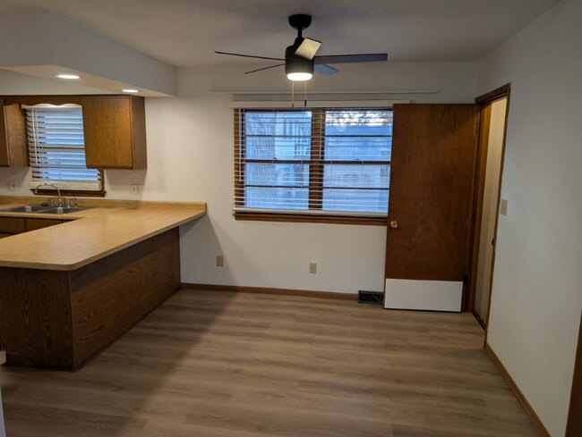 Foto del edificio - 1121 Dover St