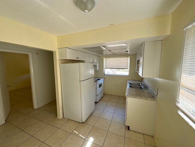 Building Photo - JONAm Duplex 903 66th Ave W Bradenton (OWN...