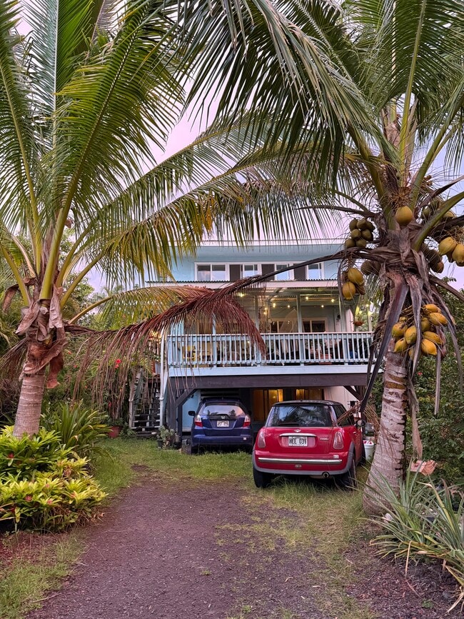 Patio privado cercado. - 12-124 W Moanauli Loop