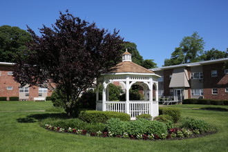 Meadows at Lake Ronkonkoma photo'