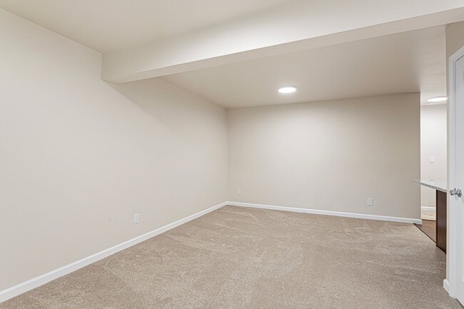 Interior Photo - The Lodge @ 73rd