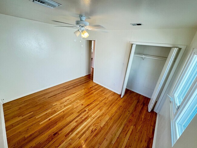 Foto del edificio - Remodeled OB House!!!