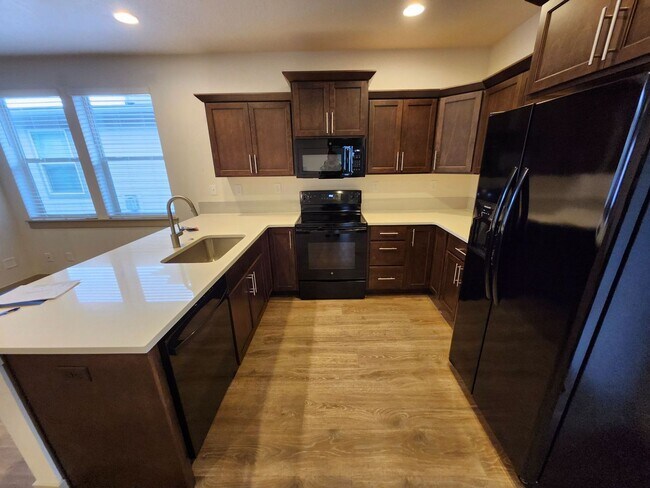 Foto del edificio - Newer 3 Bed/2 Bath Construction on Bend's Eastside - Cessna Drive