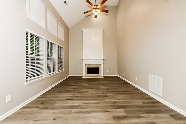 Foto del edificio - 417 Concord Cir