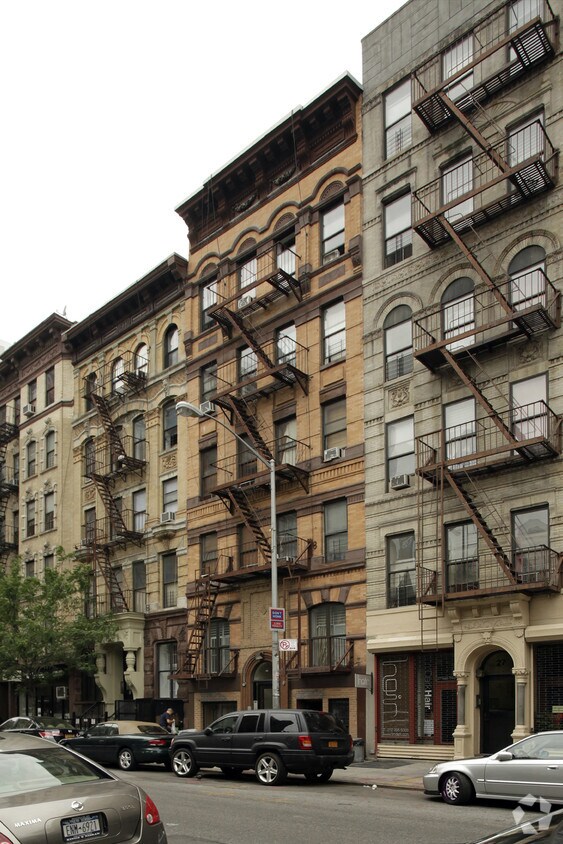 Primary Photo - 25 E Third St