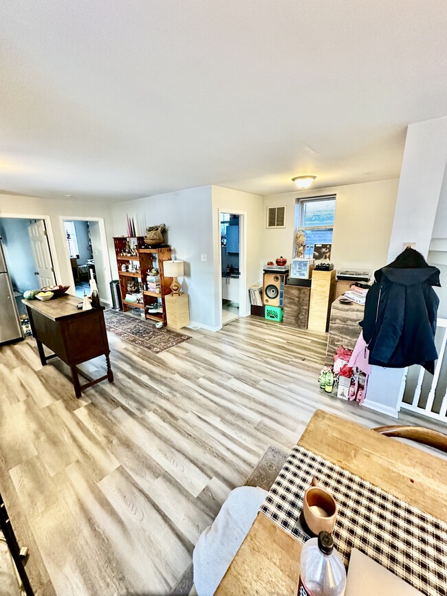 Foto del edificio - 920 W 35th Pl