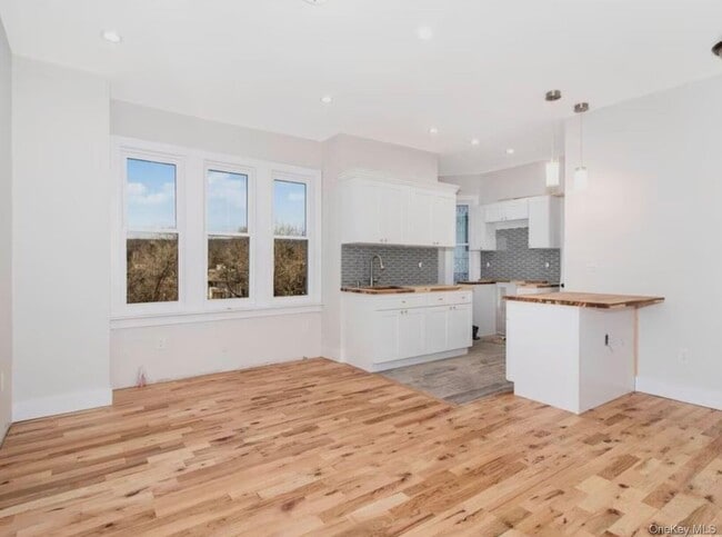 Foto del edificio - 154 Woodworth Ave