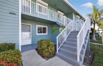 Building Photo - 144 Cypress Way E