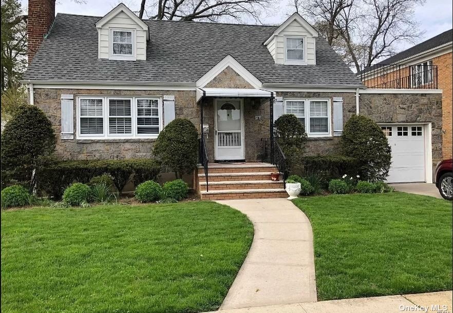 27 Dallas Ave, North New Hyde Park, NY 11040 House for Rent in North