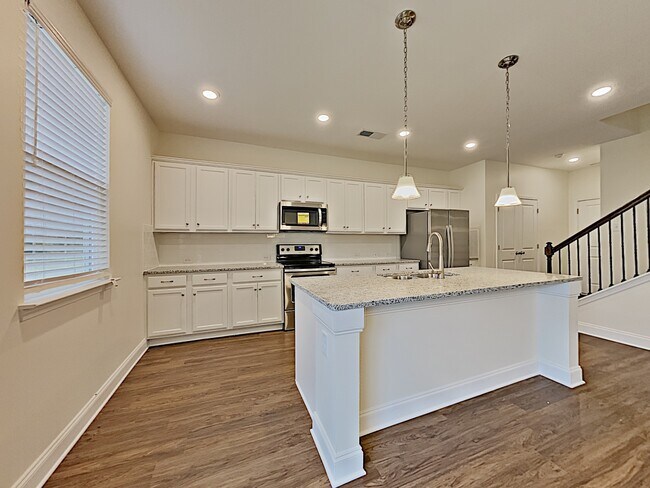 Building Photo - 407 Levon Ct