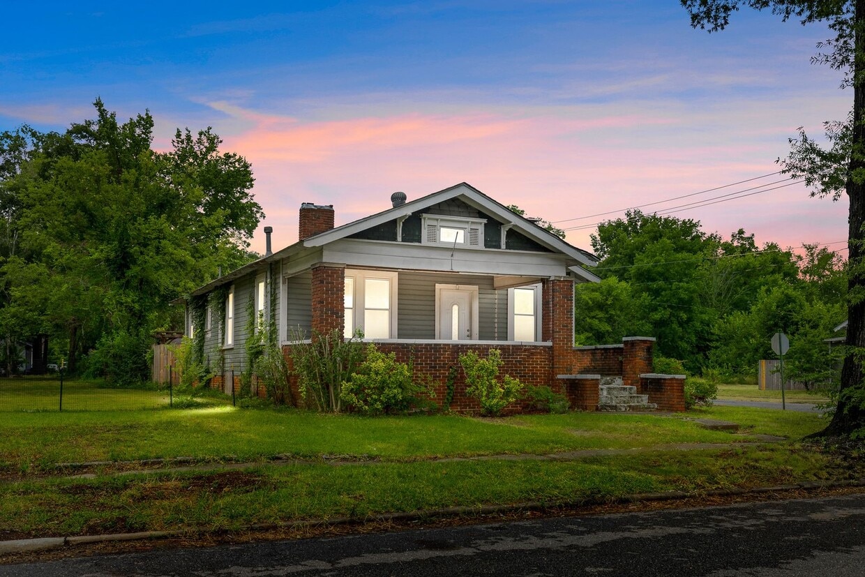 Primary Photo - 7203 Division Ave
