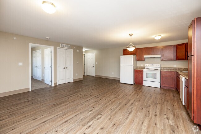 1 habitación, 1 baño - 765 pies cuadrados - Sala de estar - Connect55+ Ankeny Senior Living 55+