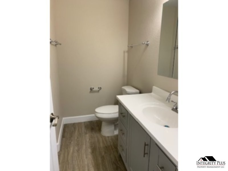 Foto del edificio - 2 bedroom 1 bath duplex